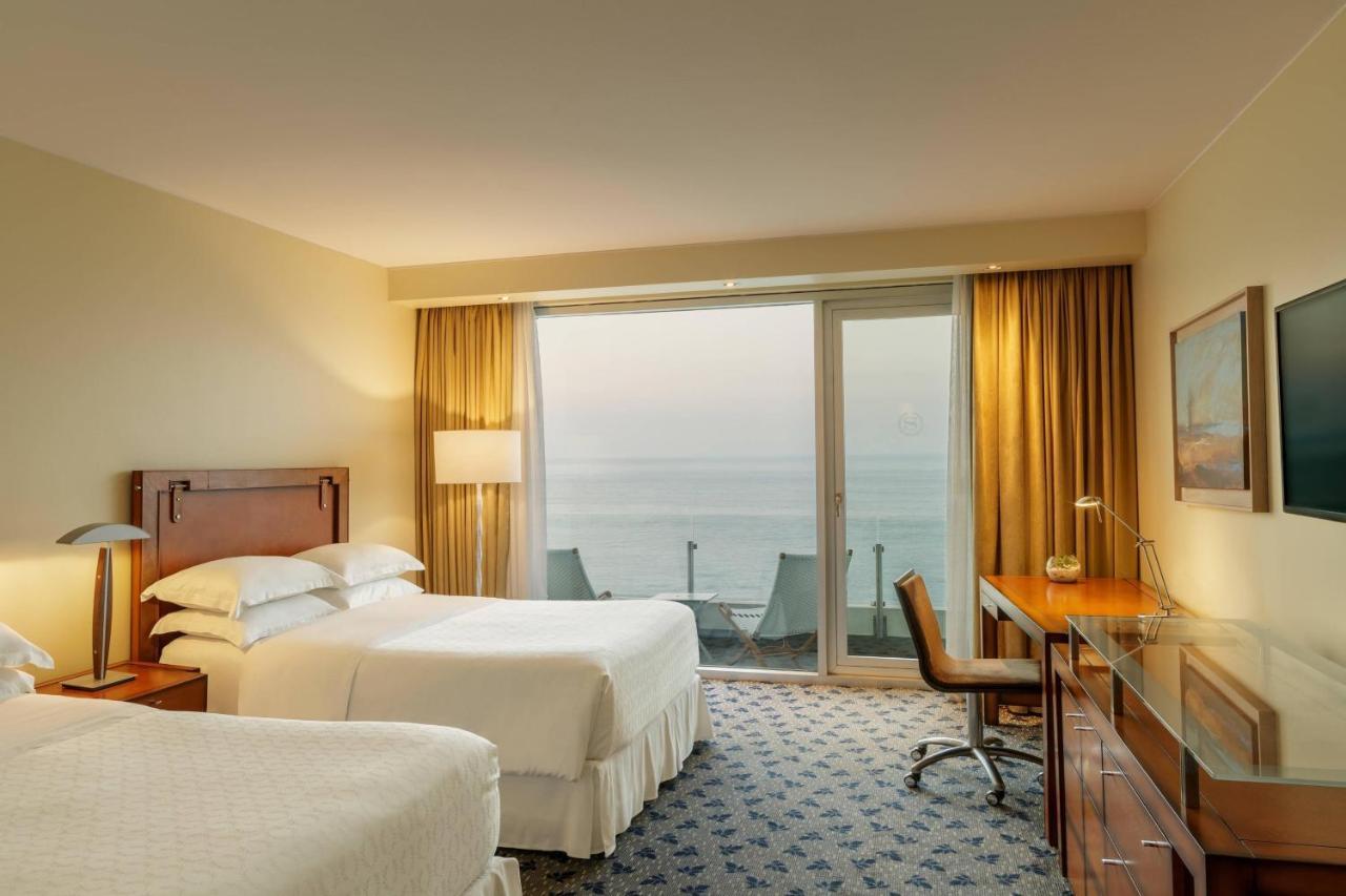 Sheraton Miramar Hotel & Convention Center Vina del Mar Dış mekan fotoğraf A guest room at the Sheraton Jumeirah Hotel
