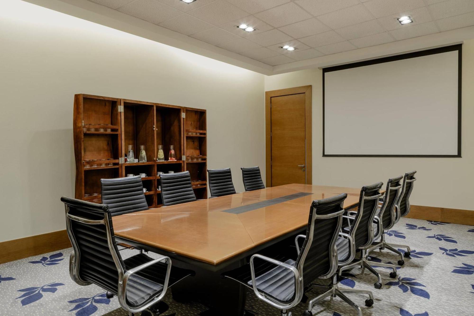Sheraton Miramar Hotel & Convention Center Vina del Mar Dış mekan fotoğraf A boardroom at a hotel